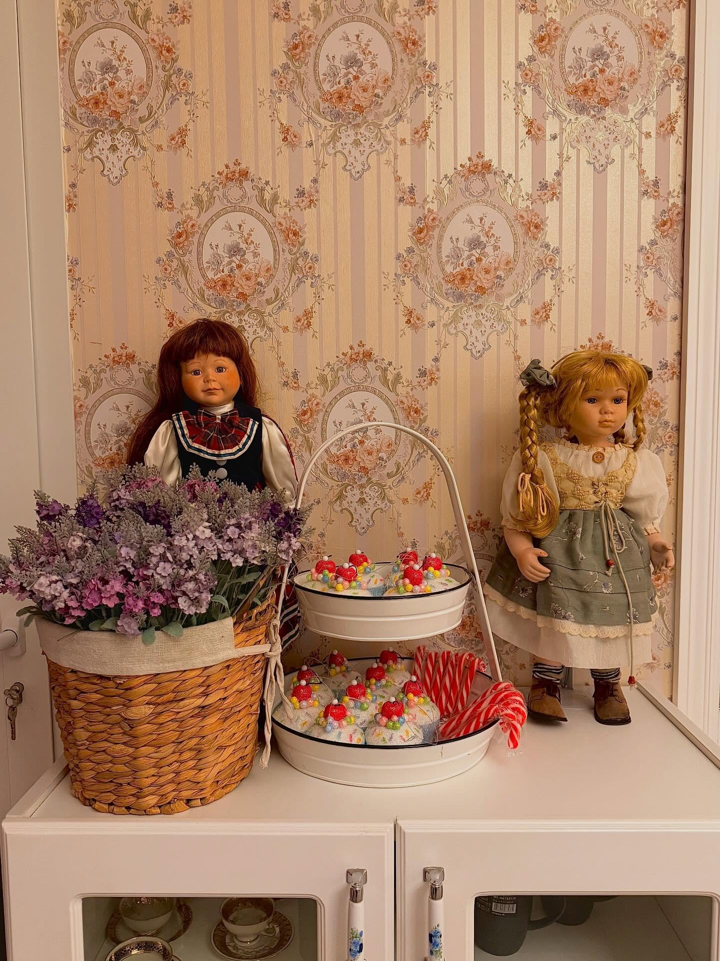 The decor